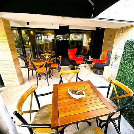 The Place Suites By Cey Istanbul Exteriör bild