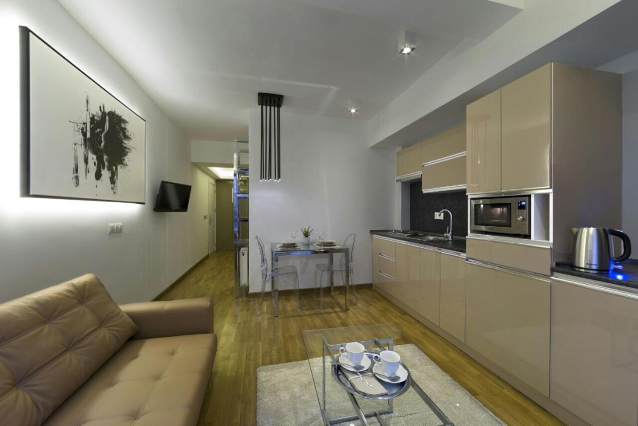 The Place Suites By Cey Istanbul Exteriör bild