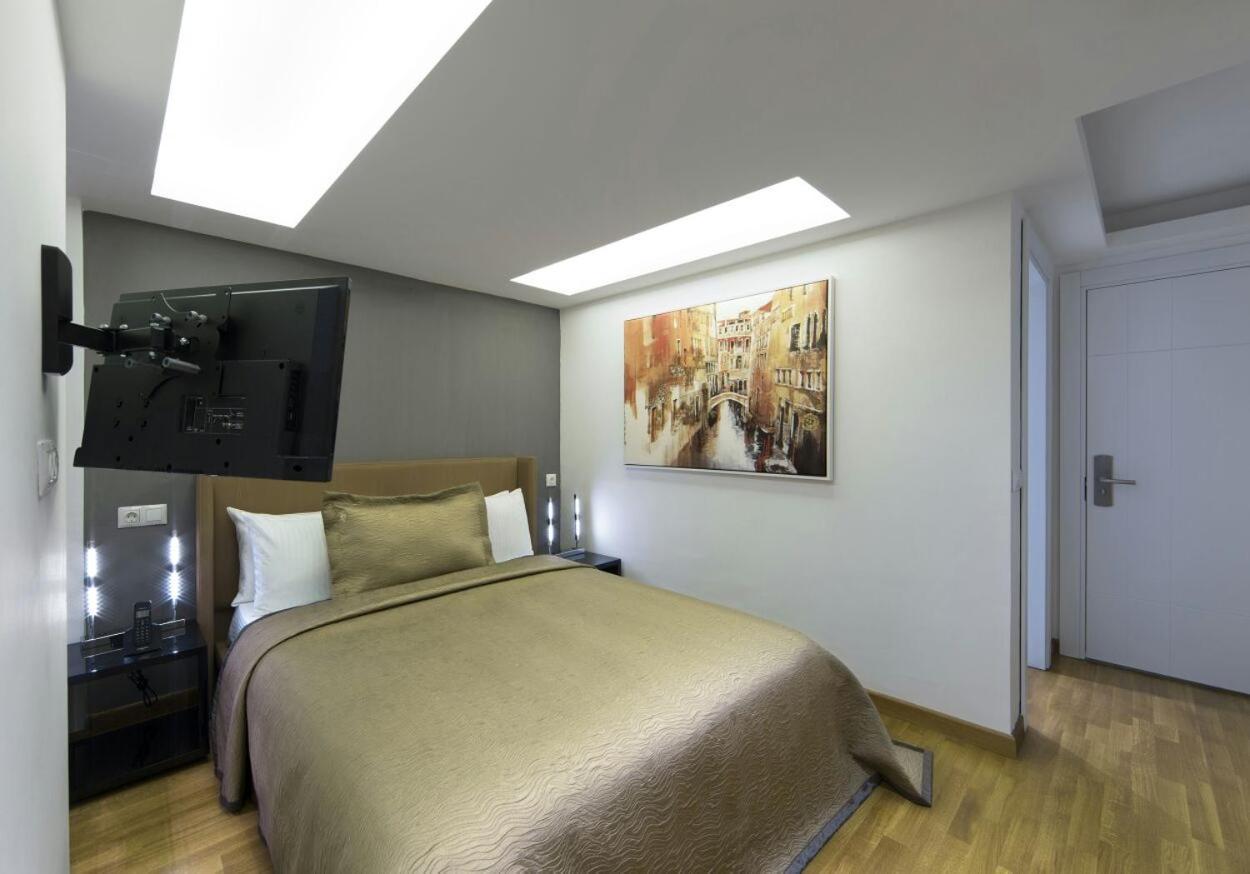 The Place Suites By Cey Istanbul Exteriör bild