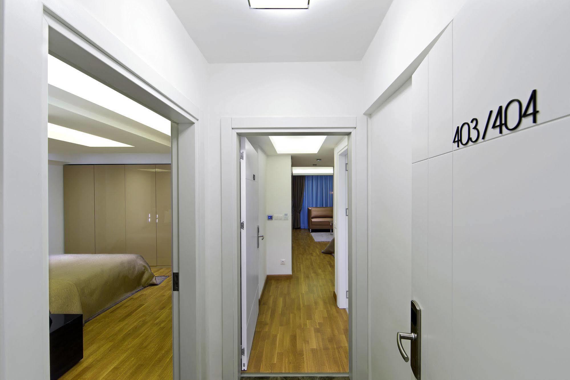 The Place Suites By Cey Istanbul Exteriör bild