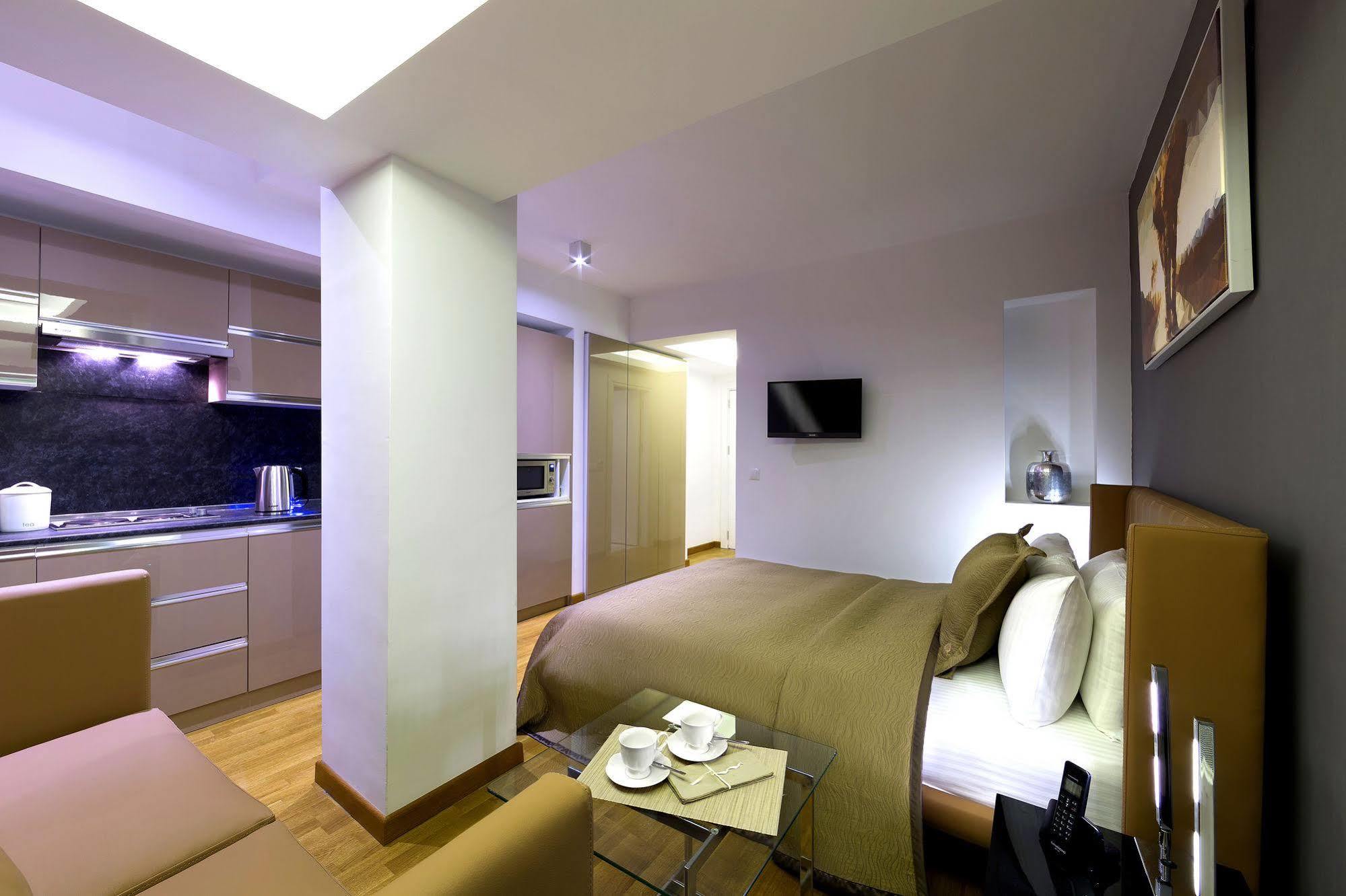 The Place Suites By Cey Istanbul Exteriör bild